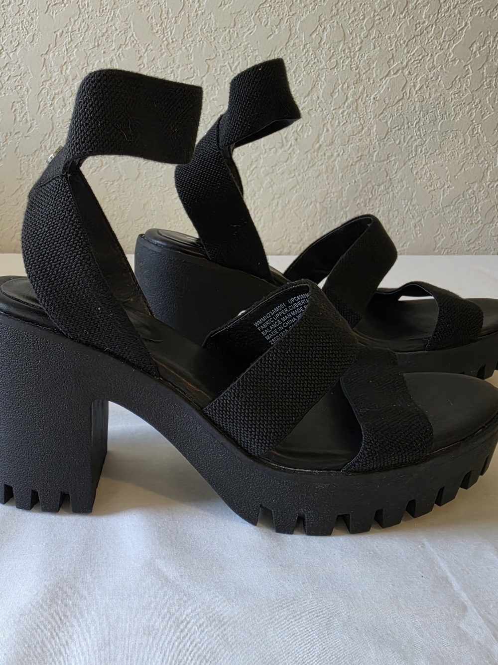 Y2K Madden NYC Women's Black Chunky Platform Sandals Size 10